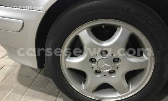 Acheter Import Voiture Mercedes‒Benz 190 (W201) Autre à Import - Dubai, East Mahé