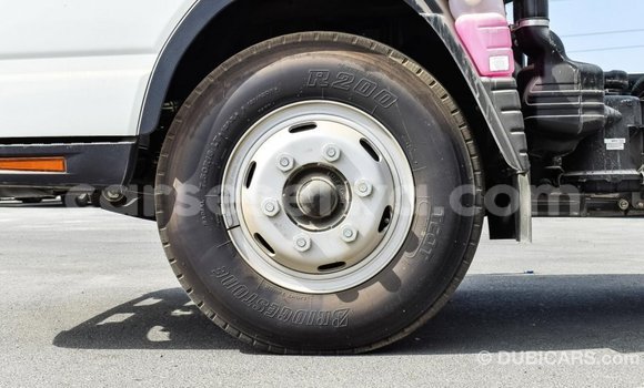 Acheter Import Voiture Mitsubishi Carisma Blanc à Import - Dubai, East Mahé