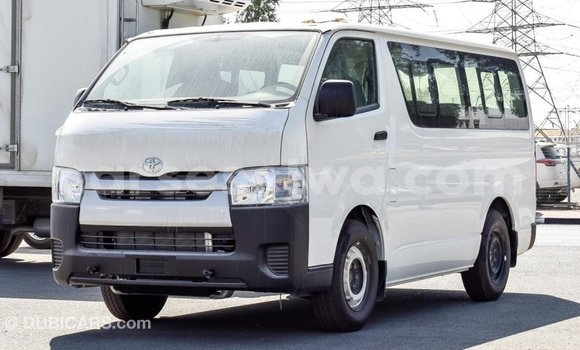 Acheter Import Voiture Toyota Hiace Blanc à Import - Dubai, East Mahé Acheter Import Voiture Toyota Hiace Blanc à Import - Dubai, East Mahé