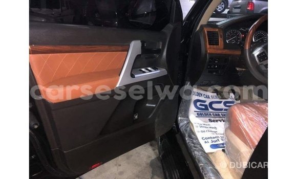 Acheter Import Voiture Toyota Land Cruiser Noir à Import - Dubai, East Mahé Acheter Import Voiture Toyota Land Cruiser Noir à Import - Dubai, East Mahé