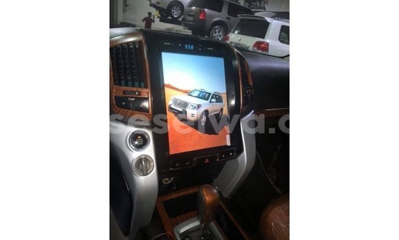 Acheter Import Voiture Toyota Land Cruiser Noir à Import - Dubai, East Mahé Acheter Import Voiture Toyota Land Cruiser Noir à Import - Dubai, East Mahé