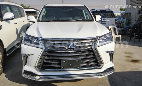 Acheter Import Voiture Lexus LX Blanc à Import - Dubai, East Mahé Acheter Import Voiture Lexus LX Blanc à Import - Dubai, East Mahé