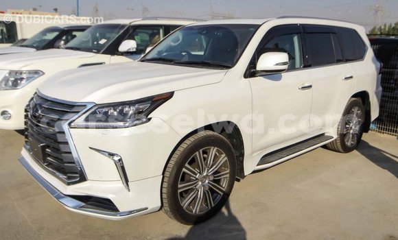 Acheter Import Voiture Lexus LX Blanc à Import - Dubai, East Mahé Acheter Import Voiture Lexus LX Blanc à Import - Dubai, East Mahé