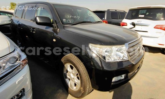 Acheter Import Voiture Toyota Land Cruiser Noir à Import - Dubai, East Mahé Acheter Import Voiture Toyota Land Cruiser Noir à Import - Dubai, East Mahé