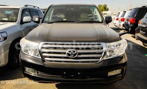 Acheter Import Voiture Toyota Land Cruiser Noir à Import - Dubai, East Mahé Acheter Import Voiture Toyota Land Cruiser Noir à Import - Dubai, East Mahé