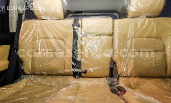 Acheter Import Voiture Toyota Land Cruiser Noir à Import - Dubai, East Mahé Acheter Import Voiture Toyota Land Cruiser Noir à Import - Dubai, East Mahé