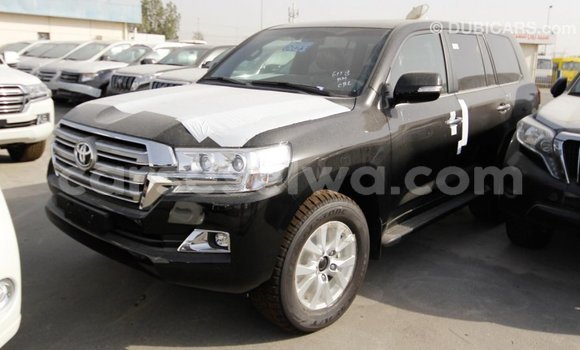 Acheter Import Voiture Toyota Land Cruiser Noir à Import - Dubai, East Mahé Acheter Import Voiture Toyota Land Cruiser Noir à Import - Dubai, East Mahé