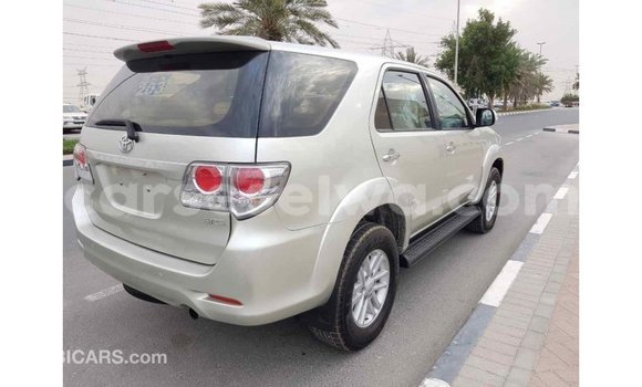 Acheter Import Voiture Toyota Fortuner Autre à Import - Dubai, East Mahé Acheter Import Voiture Toyota Fortuner Autre à Import - Dubai, East Mahé