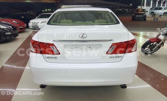 Acheter Import Voiture Lexus ES Blanc à Import - Dubai, East Mahé