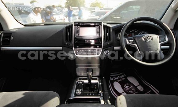 Acheter Import Voiture Toyota Land Cruiser Noir à Import - Dubai, East Mahé Acheter Import Voiture Toyota Land Cruiser Noir à Import - Dubai, East Mahé