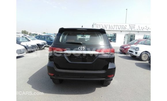 Acheter Import Voiture Toyota Fortuner Noir à Import - Dubai, East Mahé Acheter Import Voiture Toyota Fortuner Noir à Import - Dubai, East Mahé
