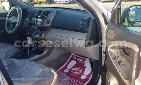 Acheter Import Voiture Toyota RAV4 Autre à Import - Dubai, East Mahé Acheter Import Voiture Toyota RAV4 Autre à Import - Dubai, East Mahé