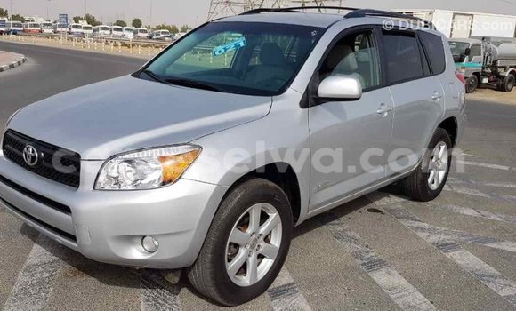 Acheter Import Voiture Toyota RAV4 Autre à Import - Dubai, East Mahé Acheter Import Voiture Toyota RAV4 Autre à Import - Dubai, East Mahé