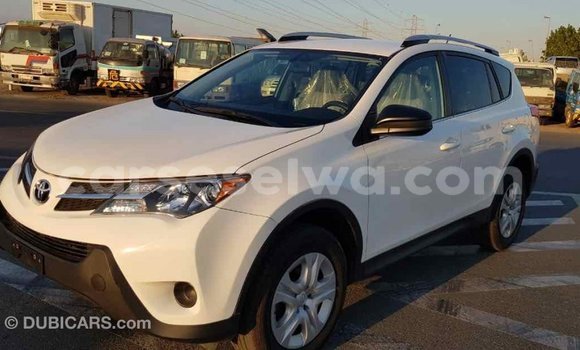 Acheter Import Voiture Toyota RAV4 Blanc à Import - Dubai, East Mahé Acheter Import Voiture Toyota RAV4 Blanc à Import - Dubai, East Mahé