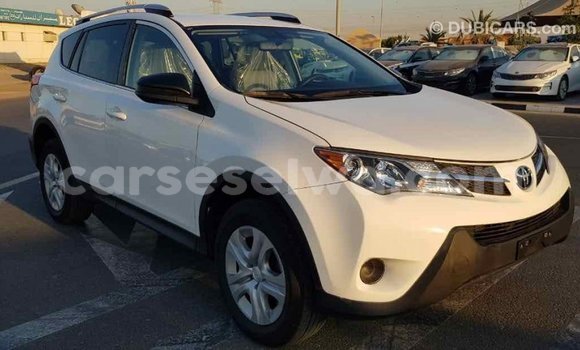 Acheter Import Voiture Toyota RAV4 Blanc à Import - Dubai, East Mahé Acheter Import Voiture Toyota RAV4 Blanc à Import - Dubai, East Mahé
