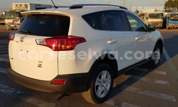 Acheter Import Voiture Toyota RAV4 Blanc à Import - Dubai, East Mahé Acheter Import Voiture Toyota RAV4 Blanc à Import - Dubai, East Mahé