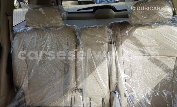 Acheter Import Voiture Toyota Highlander Noir à Import - Dubai, East Mahé Acheter Import Voiture Toyota Highlander Noir à Import - Dubai, East Mahé