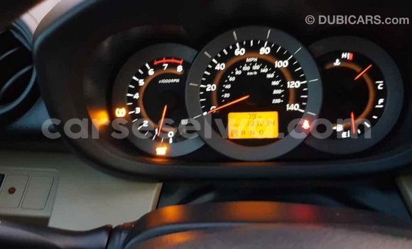 Acheter Import Voiture Toyota RAV4 Bleu à Import - Dubai, East Mahé Acheter Import Voiture Toyota RAV4 Bleu à Import - Dubai, East Mahé