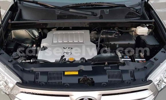 Acheter Import Voiture Toyota Highlander Vert à Import - Dubai, East Mahé Acheter Import Voiture Toyota Highlander Vert à Import - Dubai, East Mahé