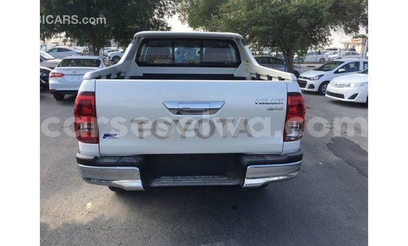 Acheter Import Voiture Toyota Hilux Blanc à Import - Dubai, East Mahé Acheter Import Voiture Toyota Hilux Blanc à Import - Dubai, East Mahé