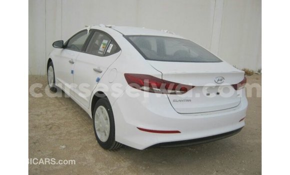 Acheter Import Voiture Hyundai Elantra Blanc à Import - Dubai, East Mahé Acheter Import Voiture Hyundai Elantra Blanc à Import - Dubai, East Mahé