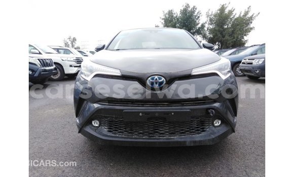 Acheter Import Voiture Toyota C-HR Autre à Import - Dubai, East Mahé Acheter Import Voiture Toyota C-HR Autre à Import - Dubai, East Mahé