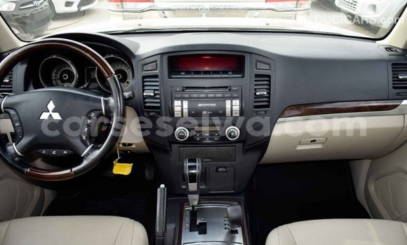 Acheter Import Voiture Mitsubishi Pajero Noir à Import - Dubai, East Mahé Acheter Import Voiture Mitsubishi Pajero Noir à Import - Dubai, East Mahé