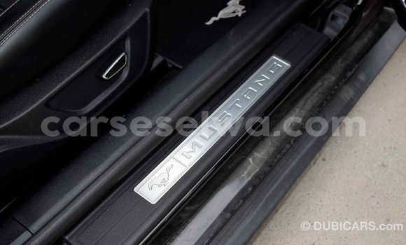 Acheter Import Voiture Ford Mustang Noir à Import - Dubai, East Mahé Acheter Import Voiture Ford Mustang Noir à Import - Dubai, East Mahé