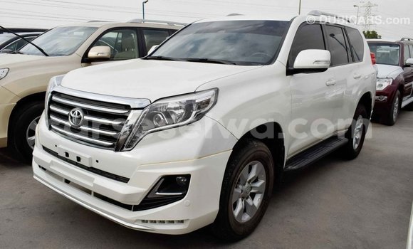 Acheter Import Voiture Toyota Prado Blanc à Import - Dubai, East Mahé Acheter Import Voiture Toyota Prado Blanc à Import - Dubai, East Mahé