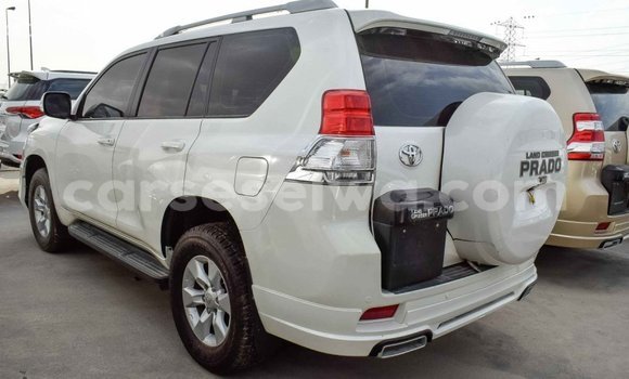 Acheter Import Voiture Toyota Prado Blanc à Import - Dubai, East Mahé Acheter Import Voiture Toyota Prado Blanc à Import - Dubai, East Mahé