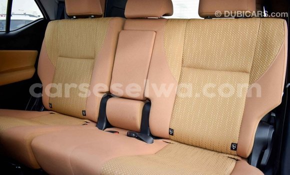 Acheter Import Voiture Toyota Fortuner Blanc à Import - Dubai, East Mahé Acheter Import Voiture Toyota Fortuner Blanc à Import - Dubai, East Mahé