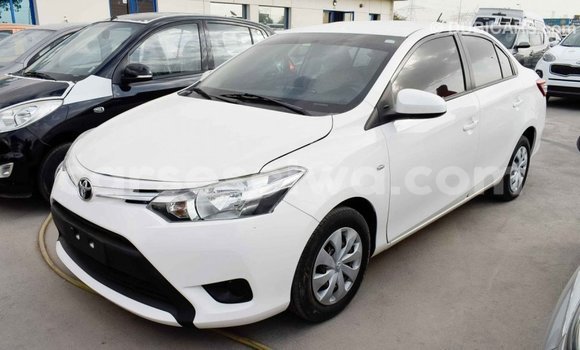 Acheter Import Voiture Toyota Yaris Blanc à Import - Dubai, East Mahé Acheter Import Voiture Toyota Yaris Blanc à Import - Dubai, East Mahé