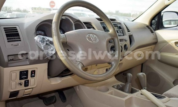 Acheter Import Voiture Toyota Fortuner Blanc à Import - Dubai, East Mahé Acheter Import Voiture Toyota Fortuner Blanc à Import - Dubai, East Mahé