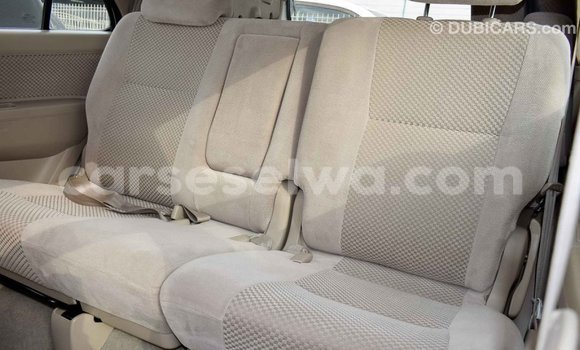Acheter Import Voiture Toyota Fortuner Blanc à Import - Dubai, East Mahé Acheter Import Voiture Toyota Fortuner Blanc à Import - Dubai, East Mahé