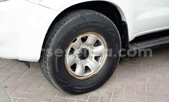 Acheter Import Voiture Toyota Fortuner Blanc à Import - Dubai, East Mahé Acheter Import Voiture Toyota Fortuner Blanc à Import - Dubai, East Mahé