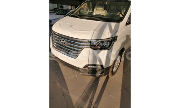 Acheter Import Utilitaire Hyundai Chorus Blanc à Import - Dubai, East Mahé Acheter Import Utilitaire Hyundai Chorus Blanc à Import - Dubai, East Mahé