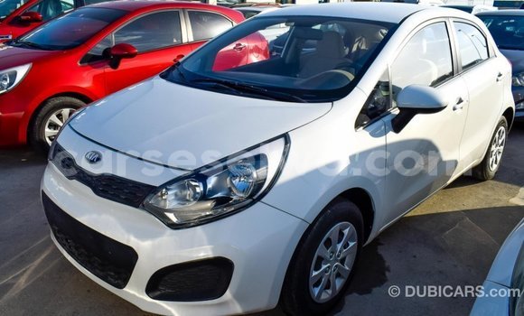 Acheter Import Voiture Kia Rio Blanc à Import - Dubai, East Mahé Acheter Import Voiture Kia Rio Blanc à Import - Dubai, East Mahé