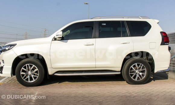Acheter Import Voiture Toyota Prado Blanc à Import - Dubai, East Mahé Acheter Import Voiture Toyota Prado Blanc à Import - Dubai, East Mahé