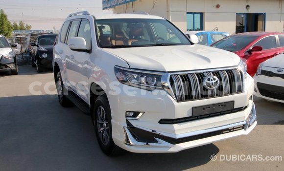 Acheter Import Voiture Toyota Prado Blanc à Import - Dubai, East Mahé Acheter Import Voiture Toyota Prado Blanc à Import - Dubai, East Mahé