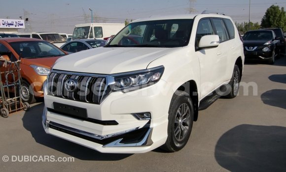 Acheter Import Voiture Toyota Prado Blanc à Import - Dubai, East Mahé Acheter Import Voiture Toyota Prado Blanc à Import - Dubai, East Mahé