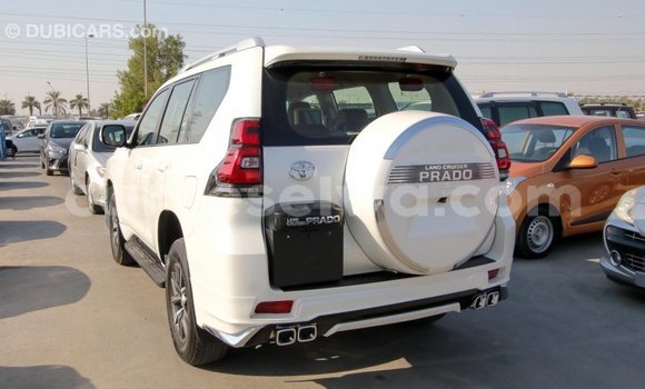 Acheter Import Voiture Toyota Prado Blanc à Import - Dubai, East Mahé Acheter Import Voiture Toyota Prado Blanc à Import - Dubai, East Mahé