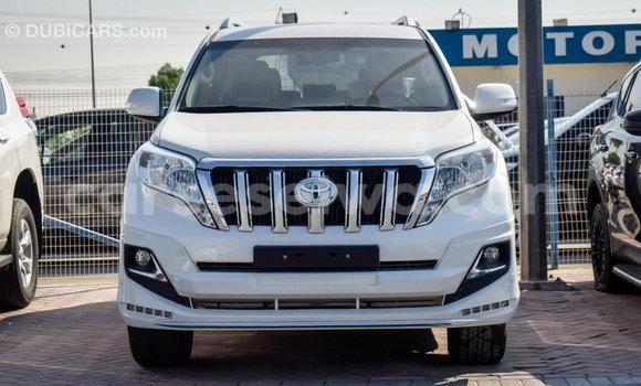 Acheter Import Voiture Toyota Prado Blanc à Import - Dubai, East Mahé Acheter Import Voiture Toyota Prado Blanc à Import - Dubai, East Mahé