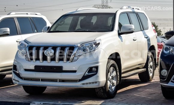 Acheter Import Voiture Toyota Prado Blanc à Import - Dubai, East Mahé Acheter Import Voiture Toyota Prado Blanc à Import - Dubai, East Mahé