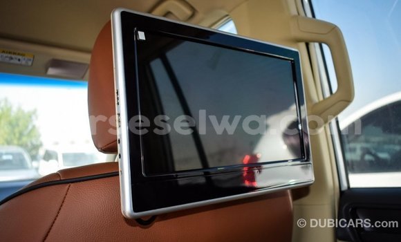 Acheter Import Voiture Toyota Prado Blanc à Import - Dubai, East Mahé Acheter Import Voiture Toyota Prado Blanc à Import - Dubai, East Mahé