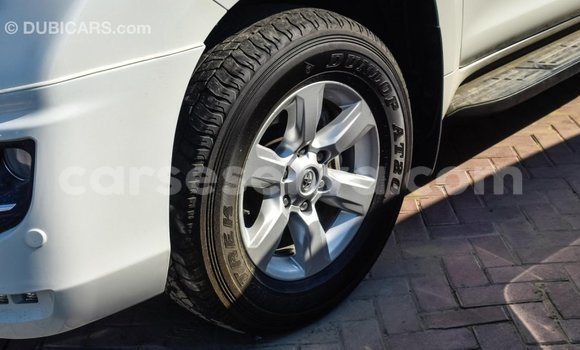 Acheter Import Voiture Toyota Prado Blanc à Import - Dubai, East Mahé Acheter Import Voiture Toyota Prado Blanc à Import - Dubai, East Mahé