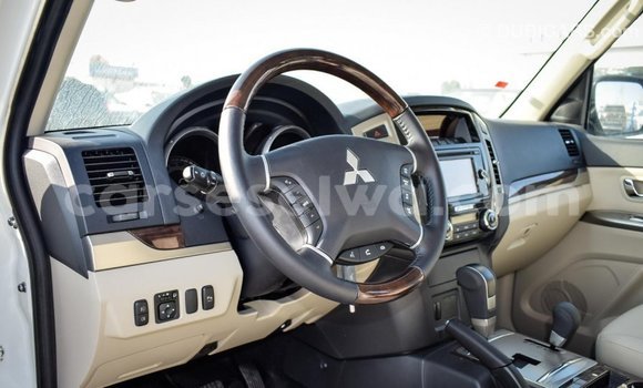 Buy Import Mitsubishi Pajero White Car in Import - Dubai in East Mahé Buy Import Mitsubishi Pajero White Car in Import - Dubai in East Mahé