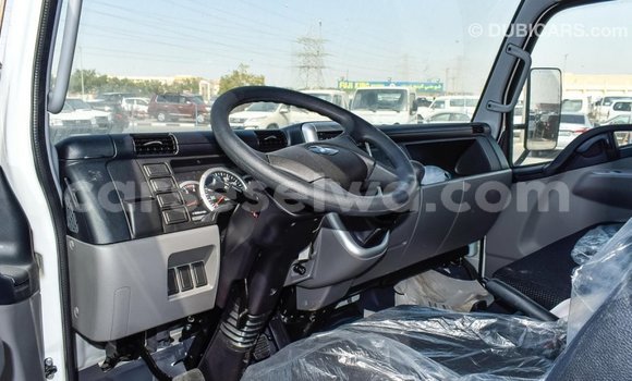 Buy Import Mitsubishi Carisma White Car in Import - Dubai in East Mahé Buy Import Mitsubishi Carisma White Car in Import - Dubai in East Mahé