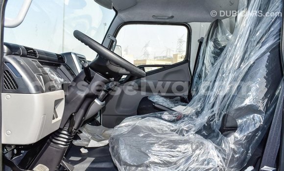 Buy Import Mitsubishi Carisma White Car in Import - Dubai in East Mahé Buy Import Mitsubishi Carisma White Car in Import - Dubai in East Mahé