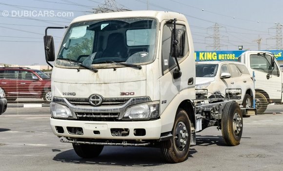 Acheter Import Utilitaire Hino 300 Series Blanc à Import - Dubai, East Mahé Acheter Import Utilitaire Hino 300 Series Blanc à Import - Dubai, East Mahé