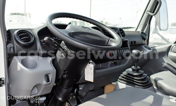 Acheter Import Utilitaire Hino 300 Series Blanc à Import - Dubai, East Mahé Acheter Import Utilitaire Hino 300 Series Blanc à Import - Dubai, East Mahé